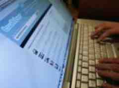 heavy traffic forces twitter down during flood of inaugural activity